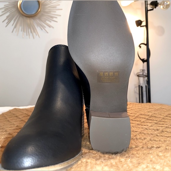 NWOT Women’s Dr Scholl’s Black Wedge Booties Size 6 1/2 - Picture 4 of 5